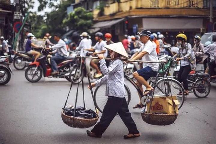 Xu hướng Ai bảo mặc váy đen mùa hè là: Hotspot Matrix tiết lộ bí quyết video viral